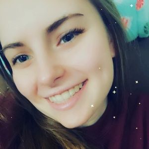 Meet your Posher, Cassandra